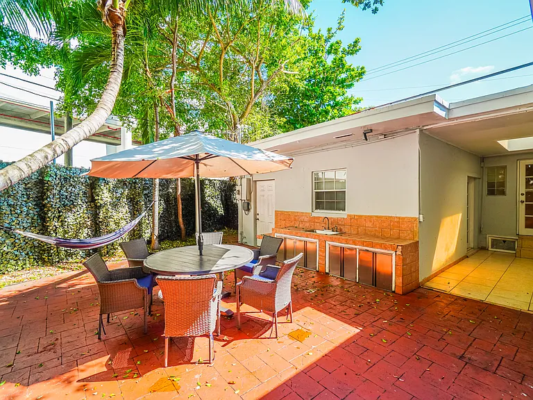 2710 SW 22nd Ave — Photo 20