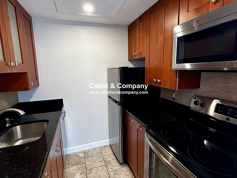 5 Grove St #3 — Photo 4