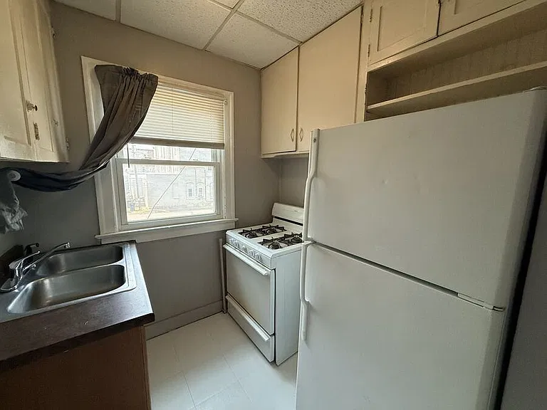 1605 John Ave #4 — Photo 6