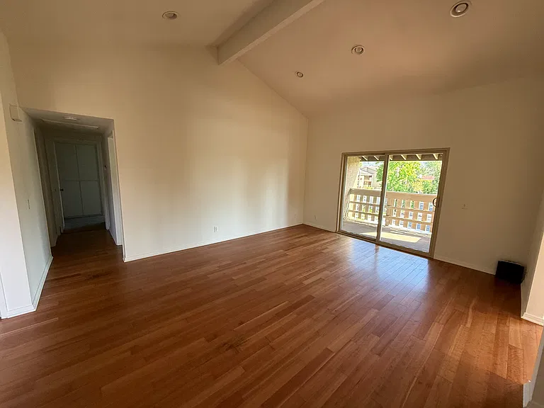 460 Arbor Lane Ct #203 — Photo 3