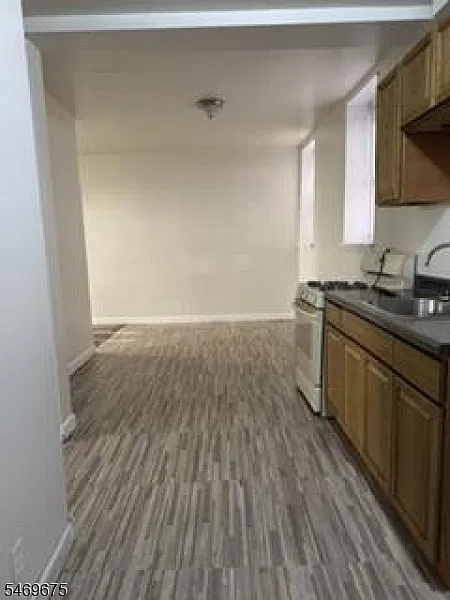1 bed, 1.0 bath, $1,600 — Photo 3