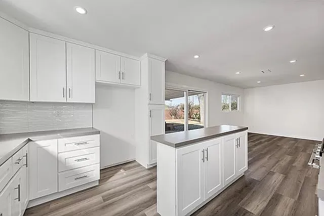 1351 Valjean Ave — Photo 11