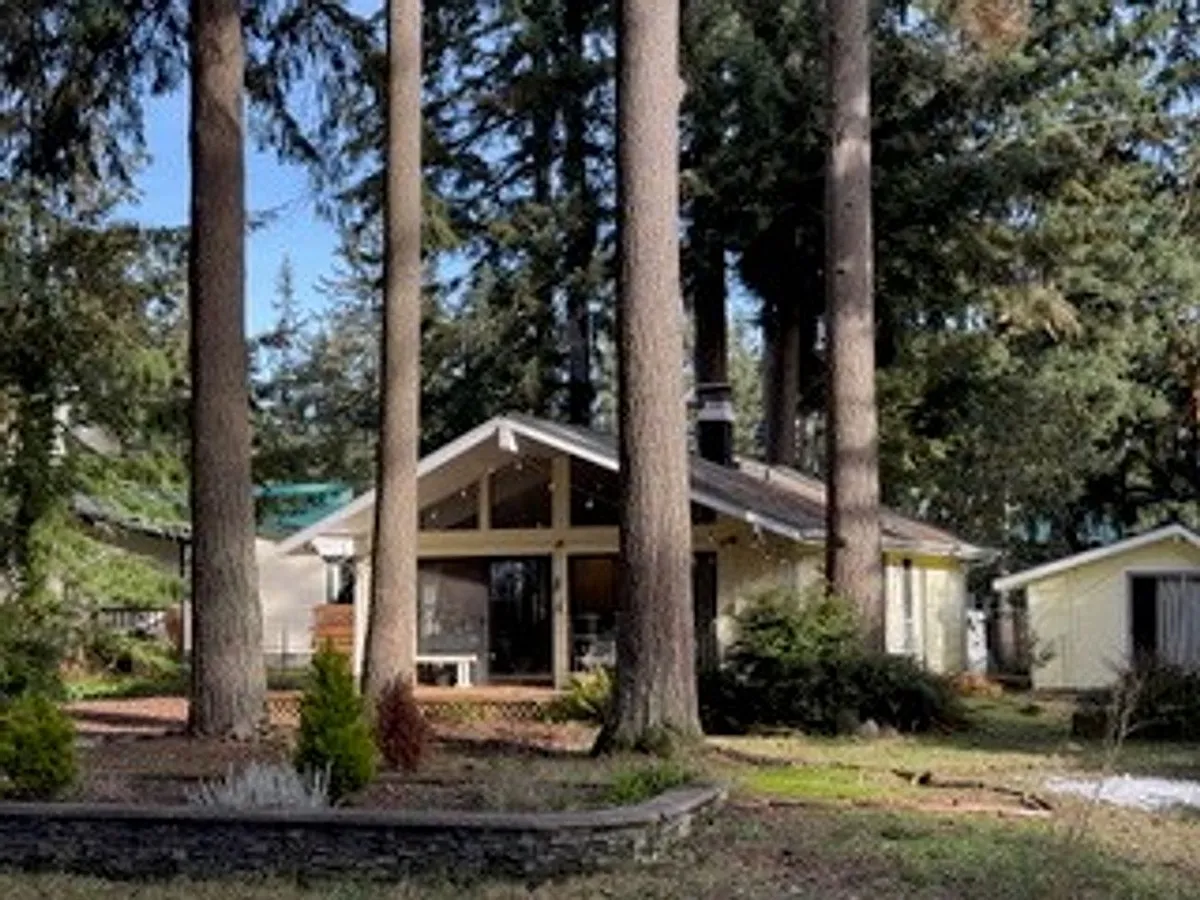 Building Photo - 6131 Heather Dr