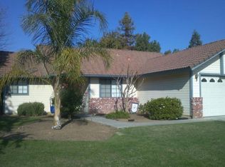 2245 Vartikian Ave, Clovis, CA 93611