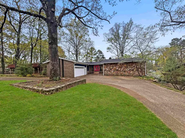 140 Viking Dr, Cordova, TN 38018