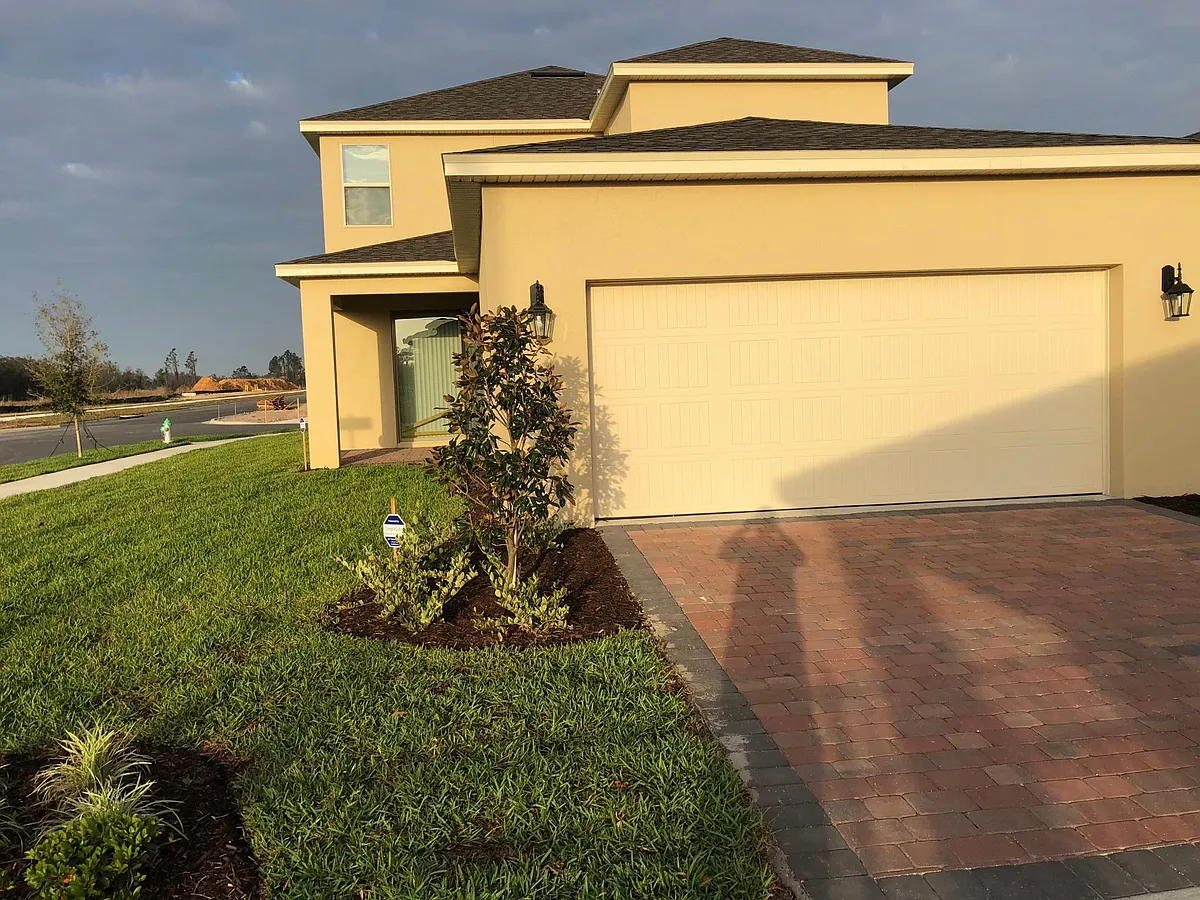 Building Photo - 10273 Meadow Brook Dr