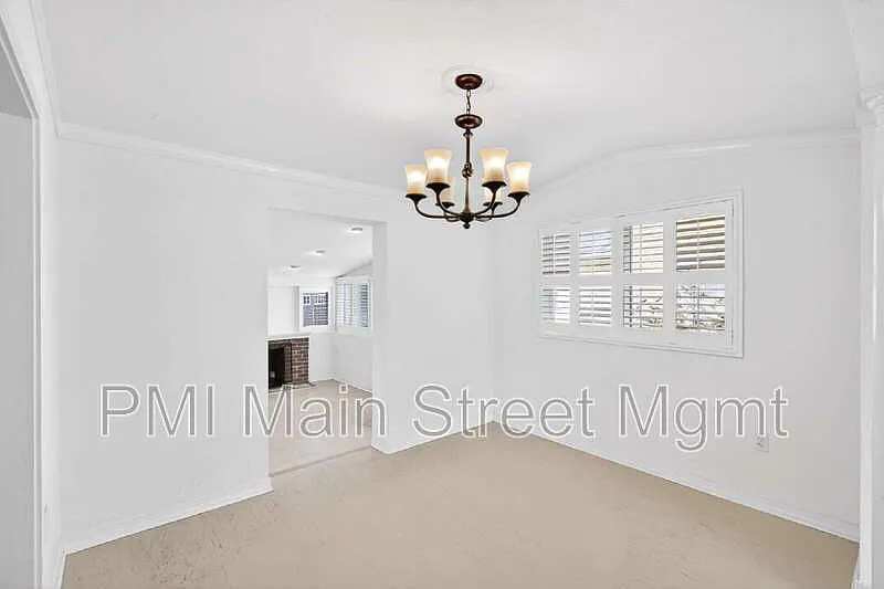 3 bed, 2.0 bath, 1603 sqft, $2,900 — Photo 4