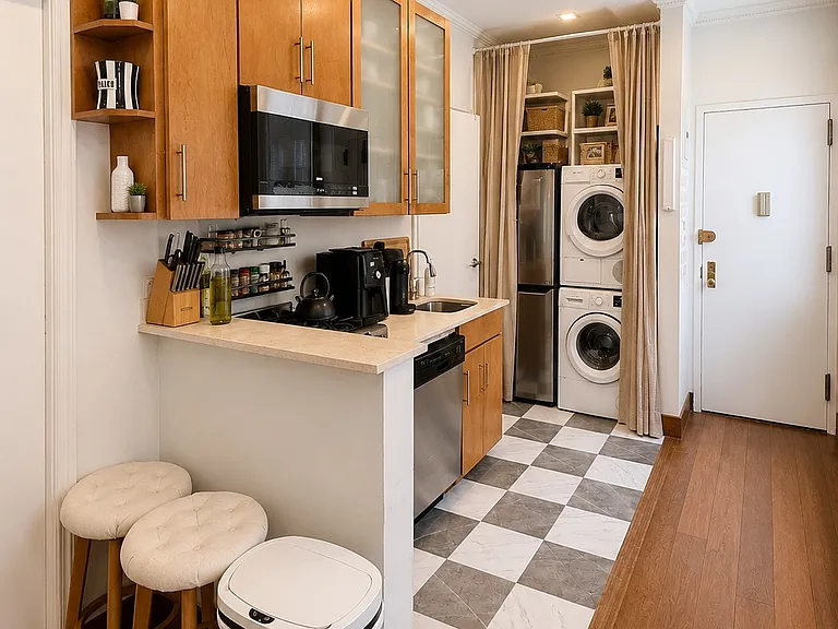 253 Elizabeth St #3F — Photo 4
