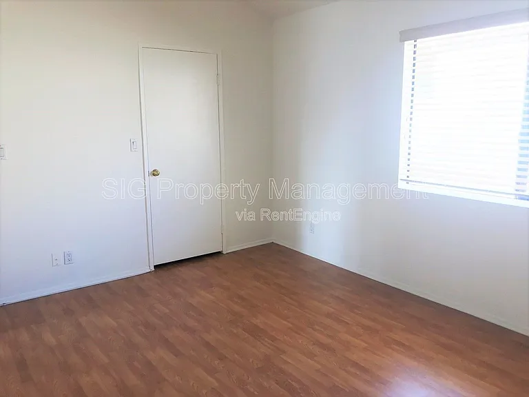691 S Marengo Ave #4 — Photo 15