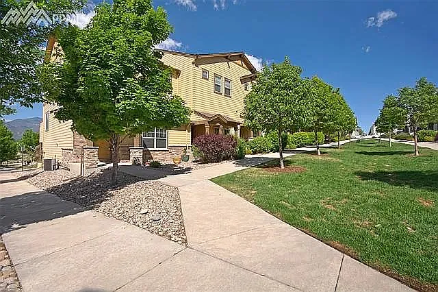 2083 Saint Claire Park Aly — Photo 1