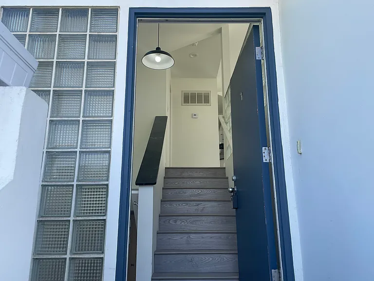 Emmons Rd — Photo 2