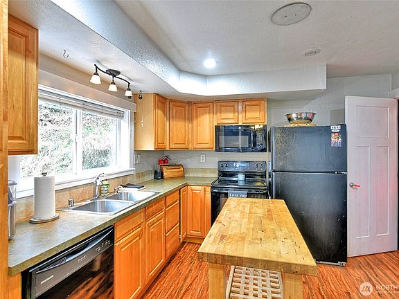 5th image of 15421 Jim Creek Rd