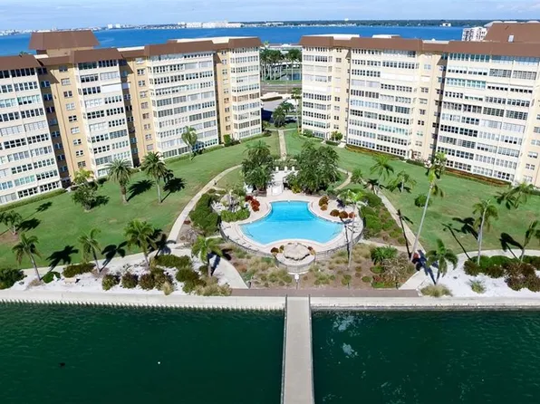 5220 Brittany Dr S APT 706, Saint Petersburg, FL 33715
