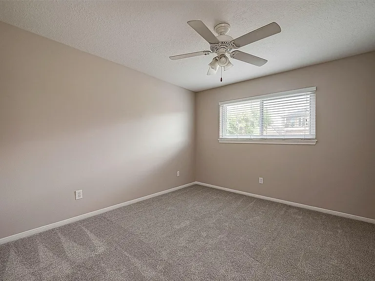 131 Cove Cir — Photo 35