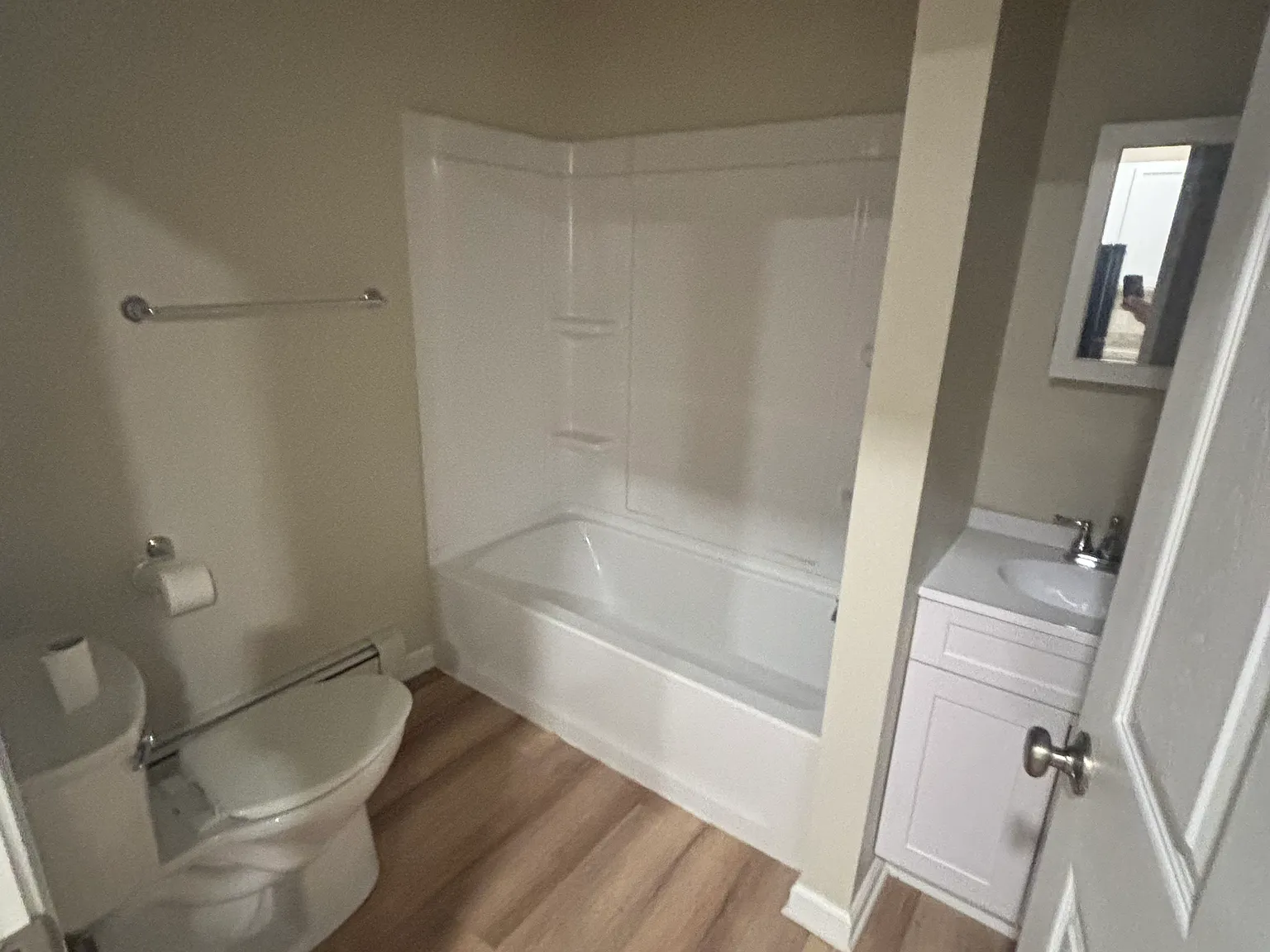 2 bed, $850 — Photo 4