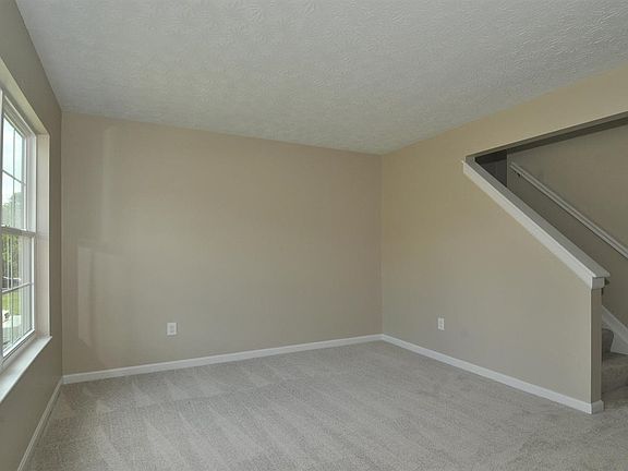 5th image of 157 Friar Tuck Dr