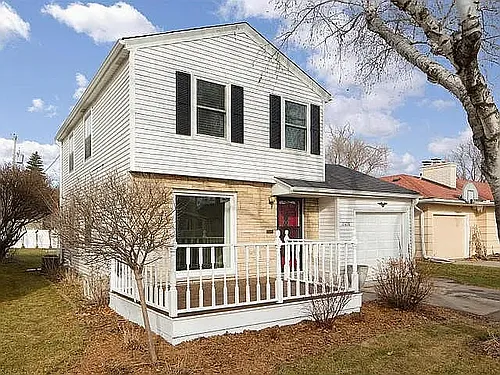 2628 Lynn Ave S Photo 1