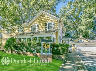 58 Fairview Ave, Valley Stream, NY 11581