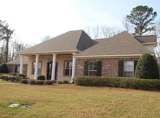 671 Country Place Dr, Pearl, MS 39208