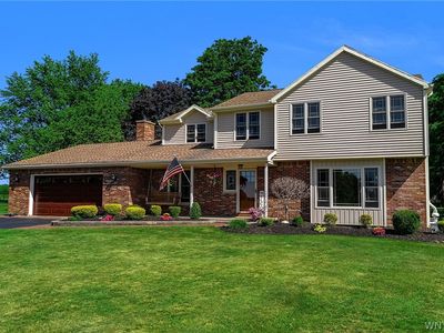 11269 Sunrise Ln, East Aurora, NY, 14052