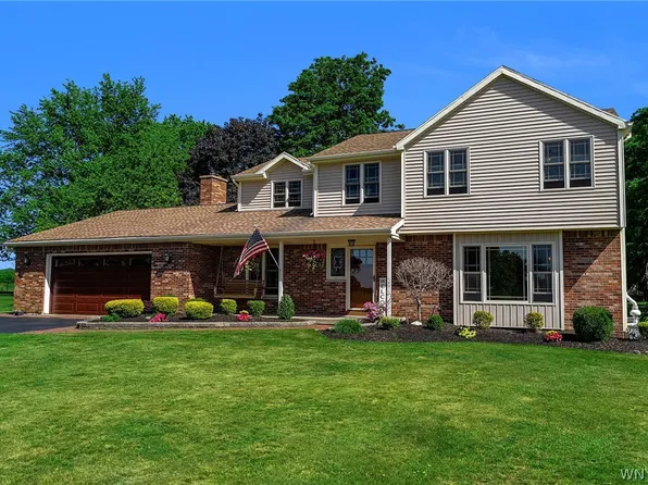 11269 Sunrise Ln, East Aurora, NY 14052