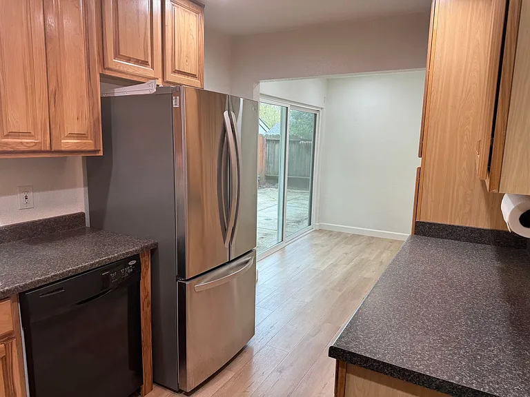 1400 Clay St — Photo 12