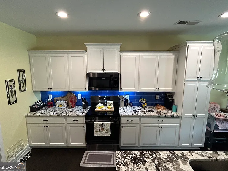 205 Solihull Ln — Photo 23