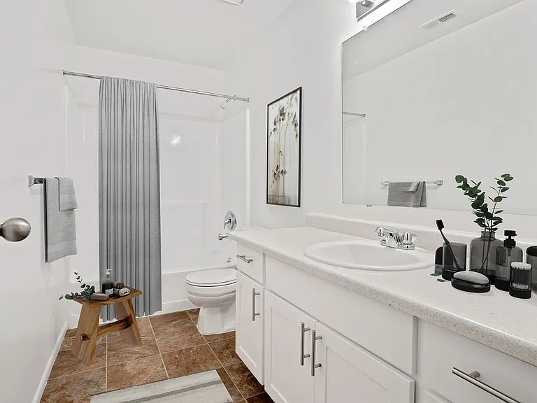 Highland Pointe Apartments — Photo 4