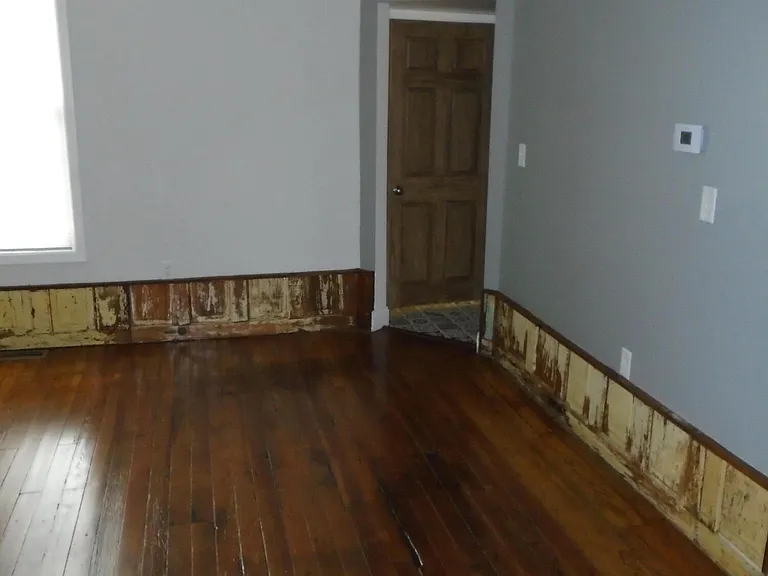 253 Custer St — Photo 2
