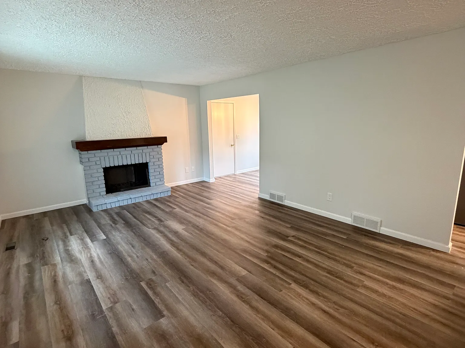 2 bed, 1.5 bath, 1150 sqft, $1,500 — Photo 3