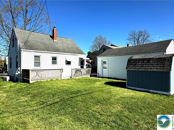 4th image of 462 Maple Rd