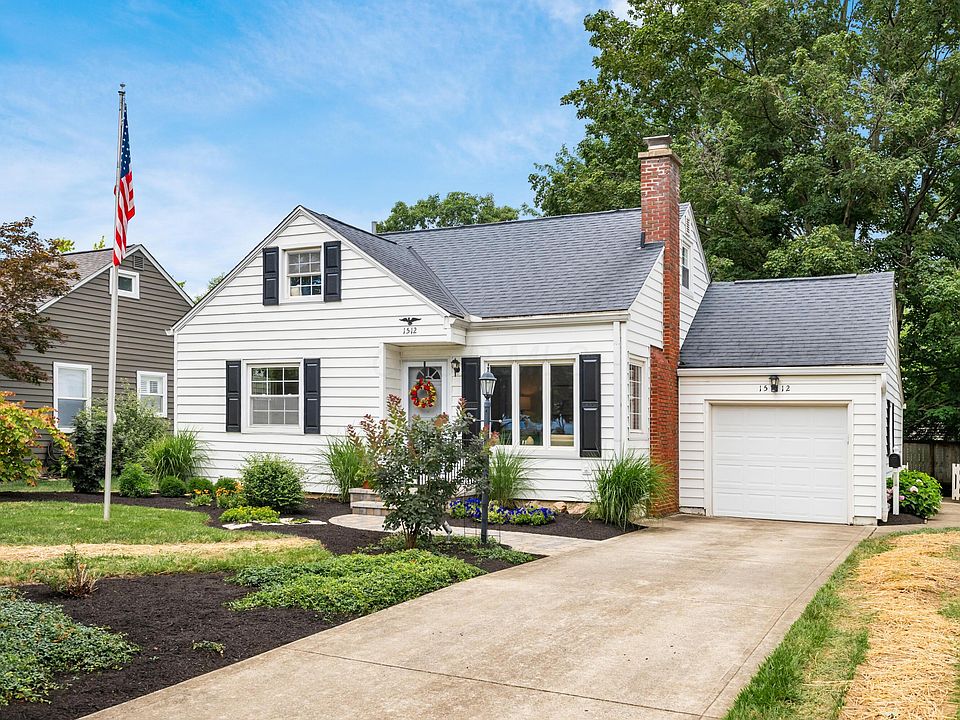 1st image of 1512 College Hill Dr