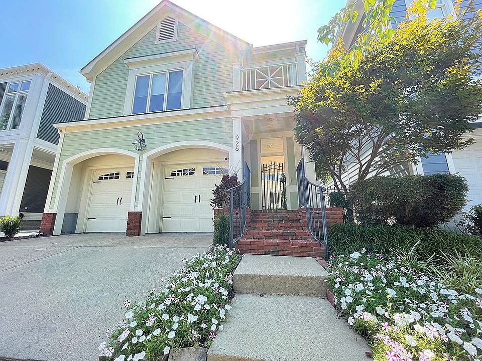 Front of the house 