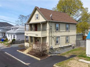 54 Harris St FLOOR 1, Pawtucket, RI 02861