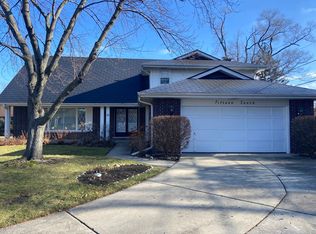 15 S Princeton Ct, Arlington Heights, IL