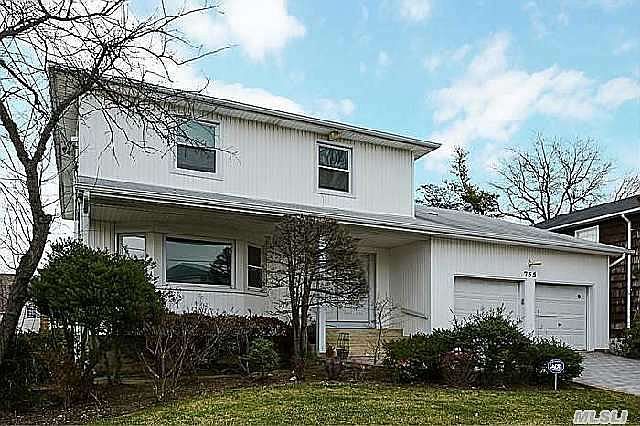 1st image of 735 Arbuckle Ave