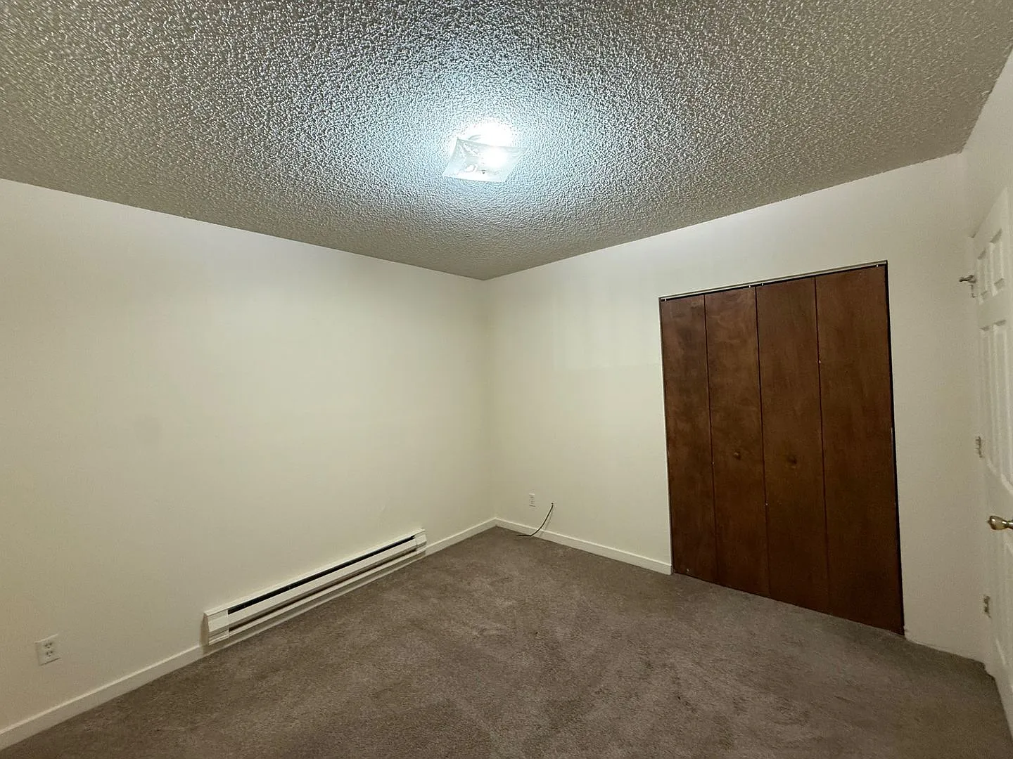 Downtown New Castle 2-Bedroom Condo | 2 Decks + Assigned Parking — Photo 3