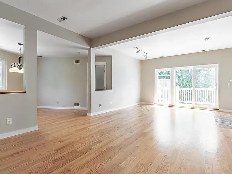 20 Ship Ave #6 — Photo 7