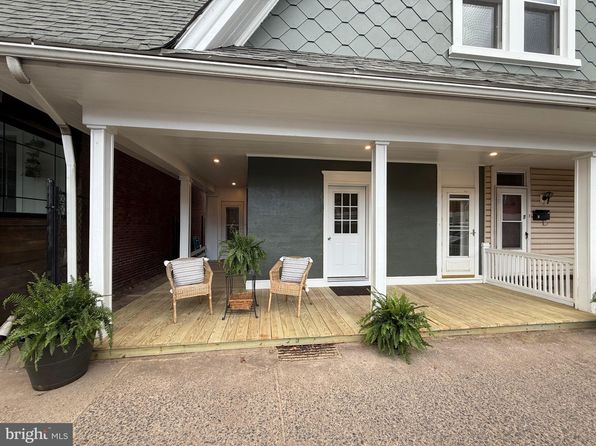 9 W Chestnut St, Souderton, PA 18964