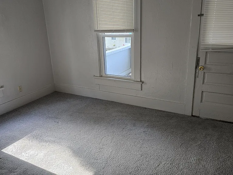 144 E Shannon Ave #144 — Photo 4
