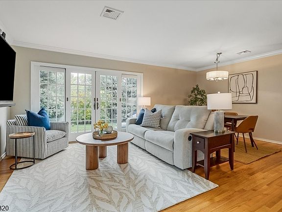4th image of 119 Squire Hill Rd