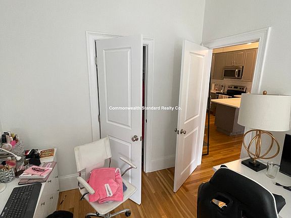 2nd image of 922 Beacon St #22