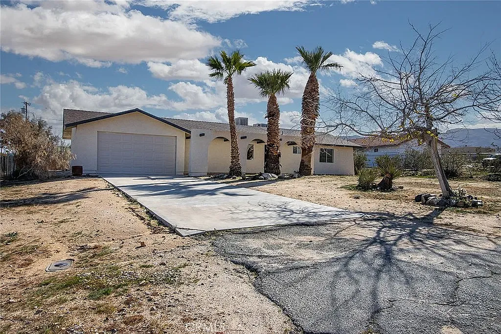 Building Photo - 7129 Ivanpah Ave