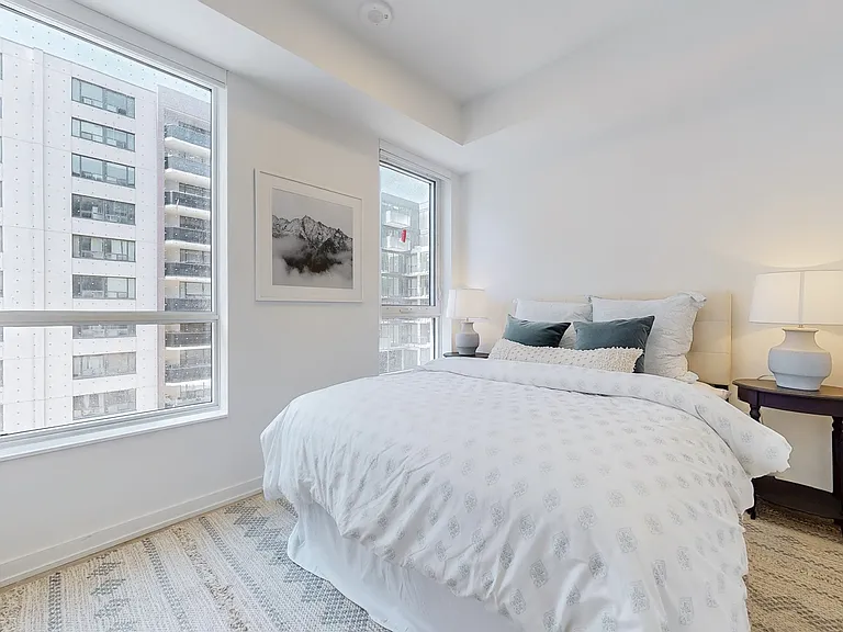 4365 Bloor St W — Photo 12
