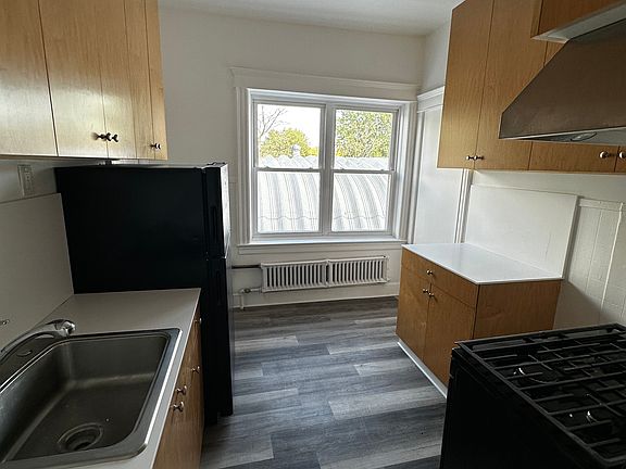 4th image of 243 Grandview Ave Floor 2
