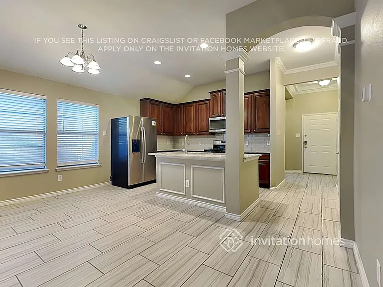 510 Maplewood Dr — Photo 7