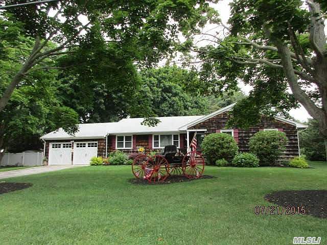 1st image of 21 Colonial Dr
