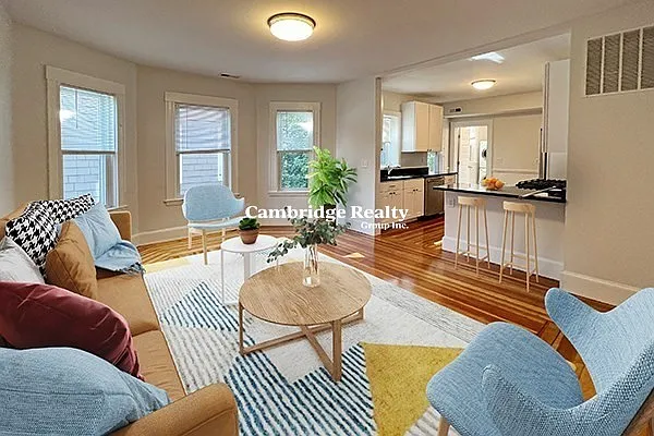 17 Ashland St #2T — Photo 2