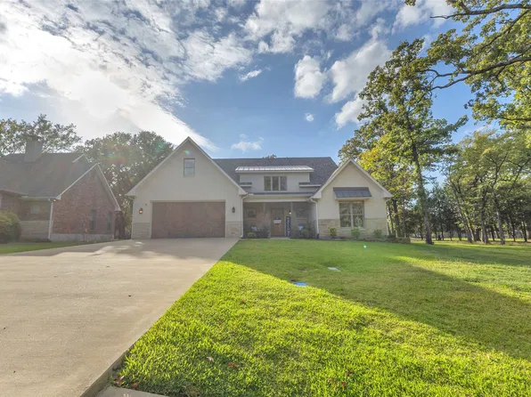 239 Colonial Dr, Mabank, TX 75156