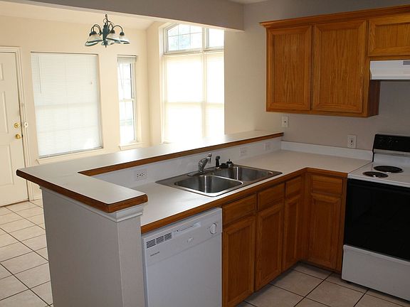 3rd image of 3124 Cedar Hill St